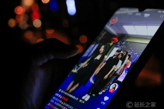 灵魂面甲怎么加好友？